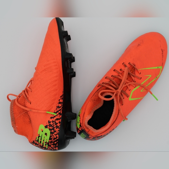 New Balance Mens 8 Soccer Cleats Orange/Black - Picture 2 of 9